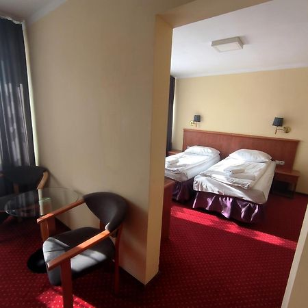 Hotel Arkadia à Kielce Extérieur photo