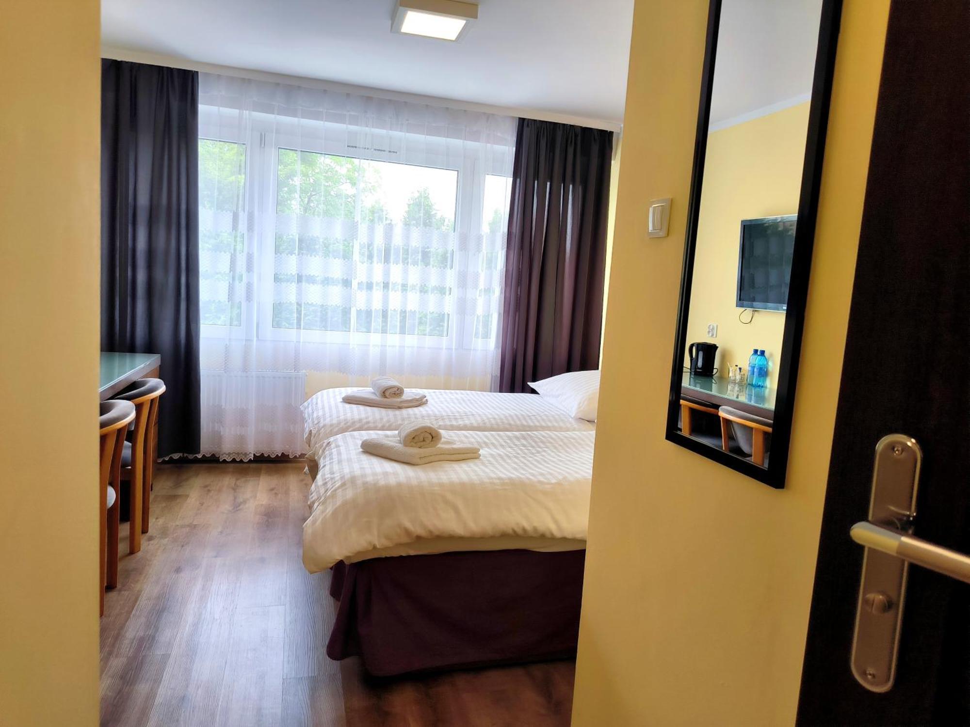 Hotel Arkadia à Kielce Extérieur photo